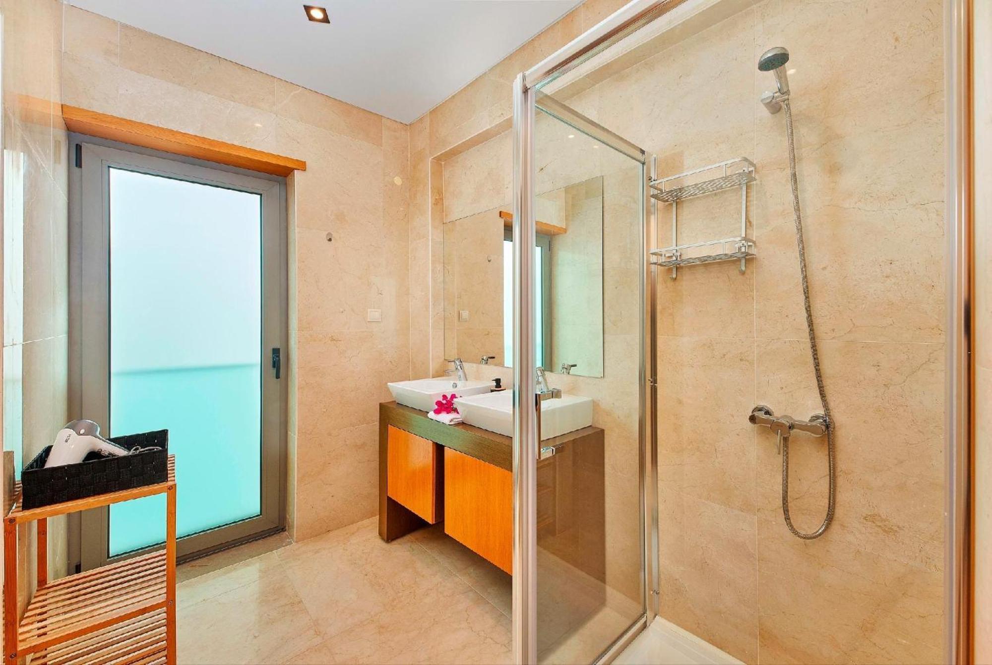 Beautiful Town Centre Townhouse With Shared Pool Βίλα Ταβίρα Εξωτερικό φωτογραφία