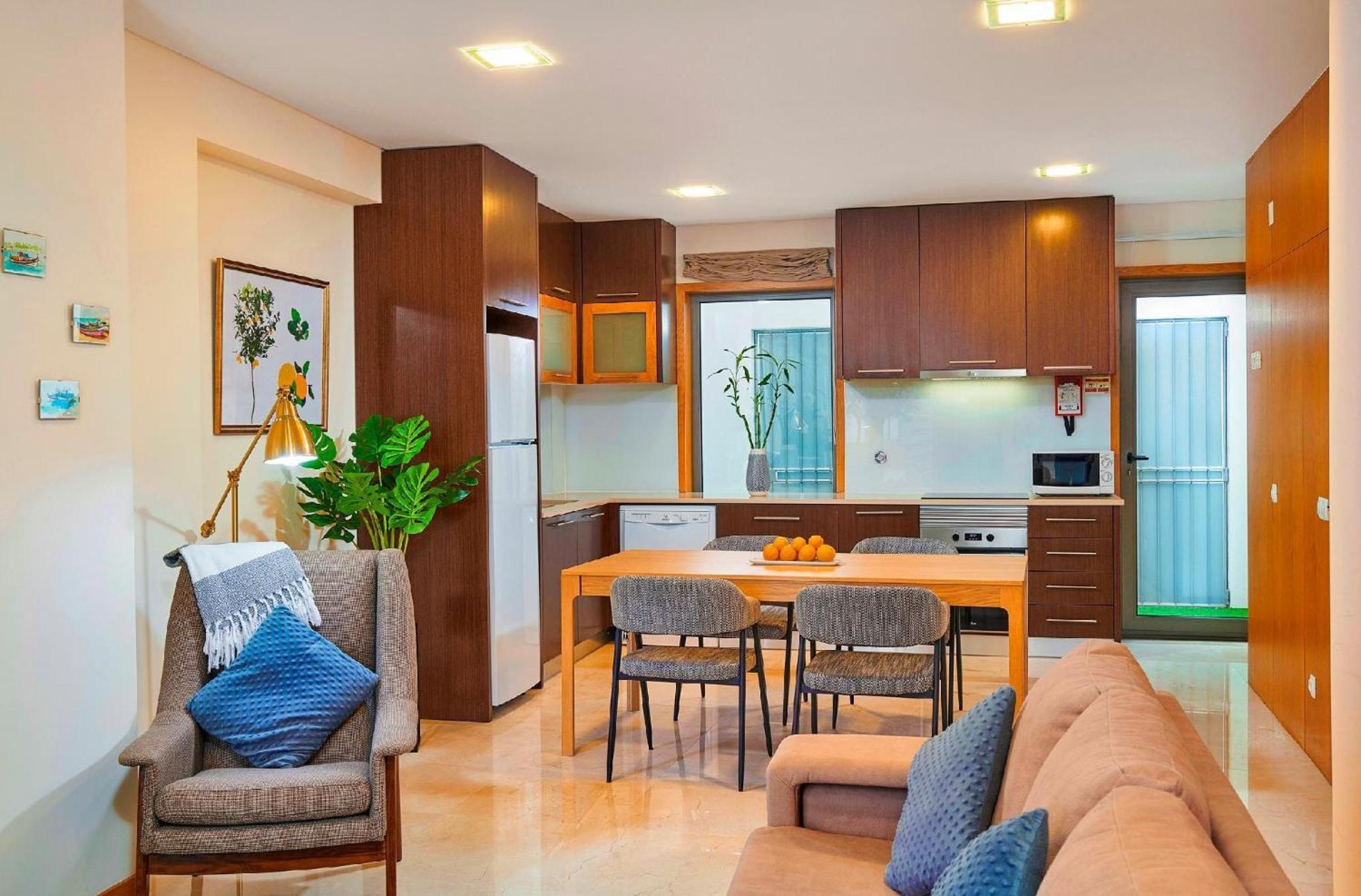 Beautiful Town Centre Townhouse With Shared Pool Βίλα Ταβίρα Εξωτερικό φωτογραφία